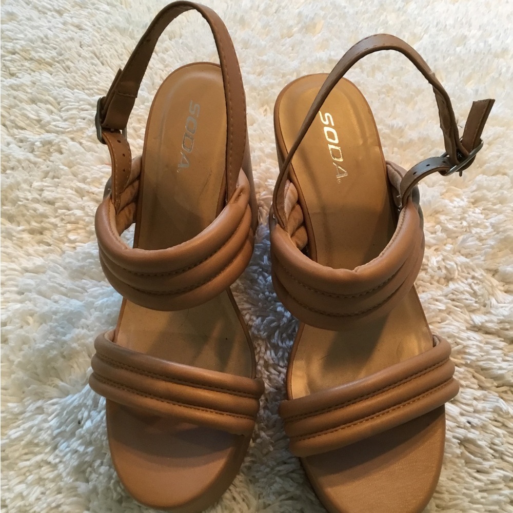 Soda Women's Tan Strappy Sandals Size 11
